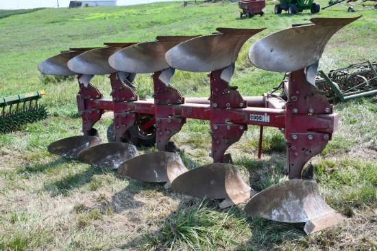 Case IH 165 5-Bottom Rollover Plow; Good Shape