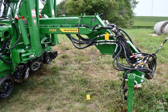 2023 John Deere 1795 CCS Planter, 16 Row 30"- 31 Row 15", 2pt Hitch, No Til Coulters, Hydraulic Row