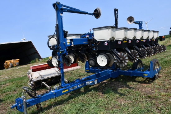 2003 Kinze 3500 8 Row 30" 15 Row 15", Finger Pickup Corn Units, 60Cell Brush Bean Units, No Til Coul