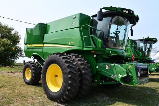 2022 John Deere S770 Combine, Rear Wheel Assist, 1175 Engine Hours, 788 Separator Hours, 580/85 R42