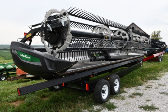 2023 MacDon FD230 D2 30' Flex Draper Platform, Single Drive, Single Point Hookup, Self Contained Hyd