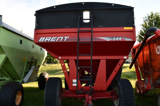 2011 Brent 544 Gravity Wagon, Red, Roll Over Tarp, Surge Brakes, 1 Owner, 22.5 Tires, Lights