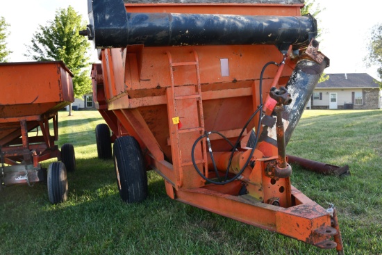 UFT Grain Cart, Front Auger, 400bu Approx. With Extensions, 1000pto, No Tarp, Needs Patched, Red
