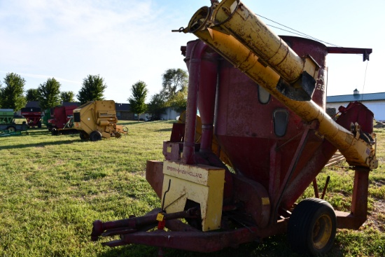 New Holland 353 Grinder Mixer, 540pto, Extra Long Unload Auger, Corn Feeder Auger, Mineral Feeder, 1