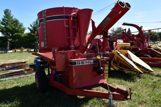 Gehl 170 Grinder Mixer, 1 Owner, Original Knives Unturned, Electric Raise and Swing For Unload Auger