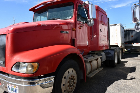 1997 International Semi, MX11 Plus Engine, Sleeper, 711390 Miles, 10 Speed Rockwell, Cruise, Starts