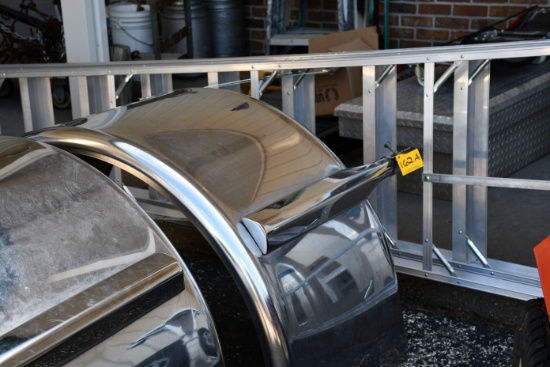 Stainless Fenders Off 379 Peterbilt, 2 Axle Style