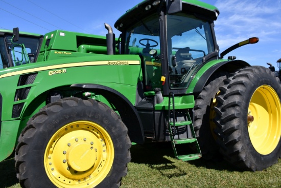 2010 John Deere 8225R, 8990 Hours, MFWD, Power Shift, 16 Front Weights, 380 85 R34 Front Tires @ 75%