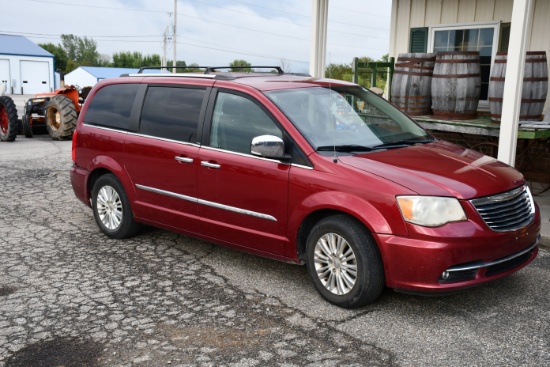 2013 Chrysler Town and Country, Limited, 207,000 Miles, Recent Transmission Overhaul, Runs and Shift