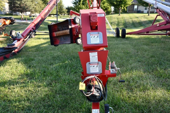 Farm King Auger 1062, 1 Owner, Manual Swing Around, Good Tires, Good Flighting