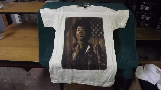 New Jimi Hendrix Rock T-Shirt. Size Adult Small