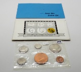Mix: 1976D 5 Coin Set in Mint Cello; 1986 P&D Unc 10 Coin Coin Set; 1987 Denver Mint Souvenir Set