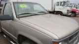 2000 Chevy C2500 pickup, vin 1GBGC24RXYF409419, miles on odo 136,244, stand