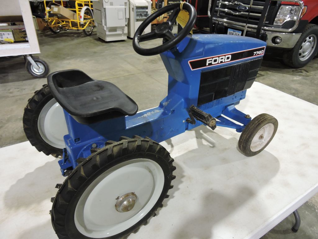 ERTL Ford 7740 pedal tractor, wide front, scale | Proxibid