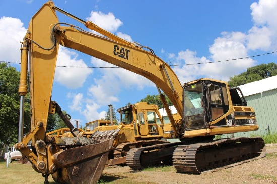 Caterpillar 320L excavator, sn 7JK07547, hours on meter 8,736, manual thumb