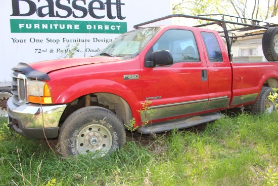 2000 Ford F250 Super Duty pickup, vin 1FTNX21F7YEB07996,  V8 diesel, miles