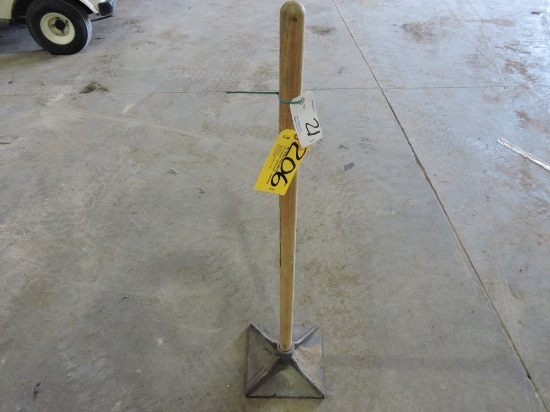 Hand tamper.