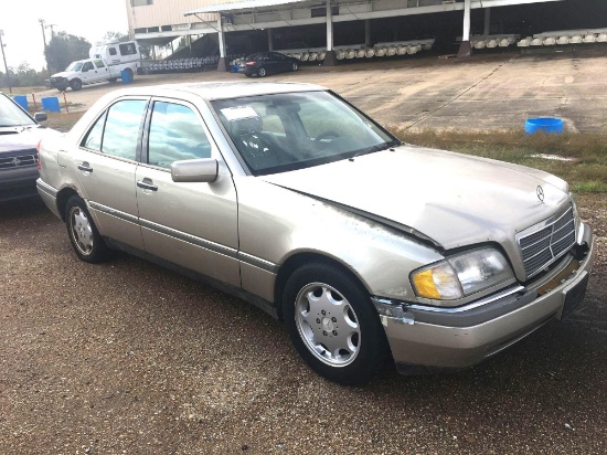 1996 Mercedes-Benz C-Class Passenger Car, VIN # WDBHA22E3TF458099