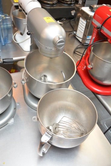 Kitchen Aid Professional 600 Mixer w/attachments