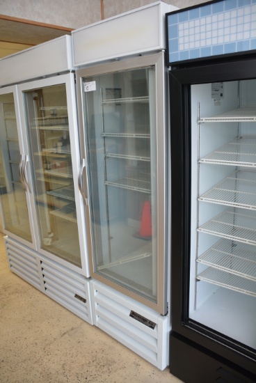 Beverage Air Refridge / Freezer - Model CFG24-1