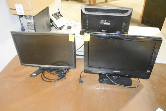 2 FLATSCREEN MONITORS