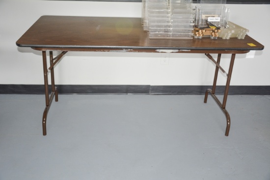 5 FOOT FOLDING TABLE