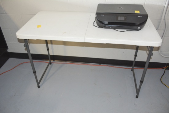 4' FOLDING TABLE