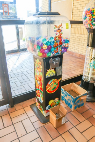 Commercial Super Bounce-A-Roo Ball 50 cent Dispenser Machine