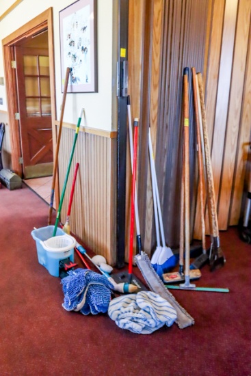 Misc. Brooms, mops, squeegees