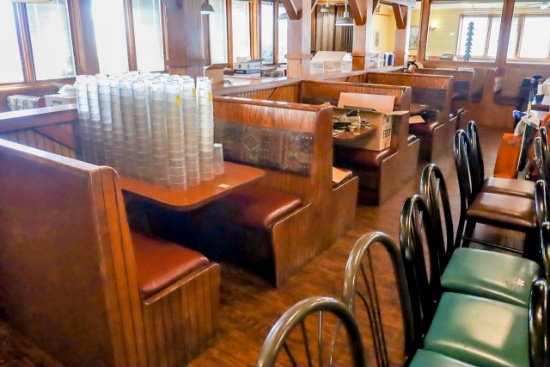 (4) Booths in Middle of Main Room