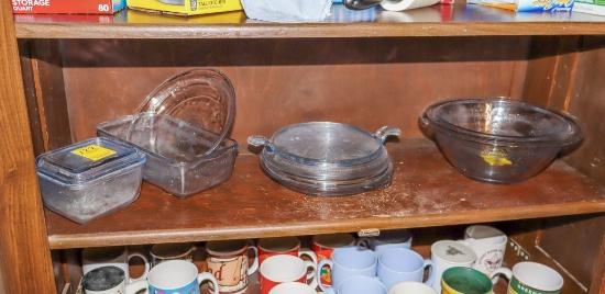 Assorted Pyrex baking dishes and mixing bowls (some chips on mixing bowls)