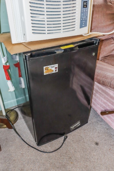 GE Dorm Refrigerator