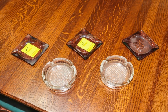 5 clear and alabaster ashtrays