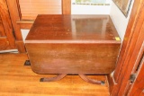 Duncan Phyfe Style Dining Room Table (Needs Repair to Base)