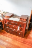 Dresser 39x19x38 (no contents)