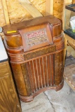 Vintage Stand Up Radio