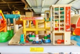 Fisher Price Parking Ramp Service Center with some figures (early piece)