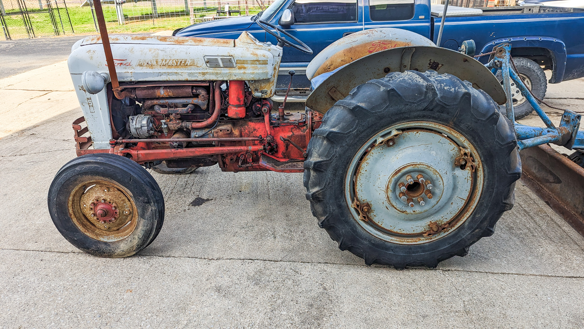 Power Master Ford 800 Tractor | Proxibid