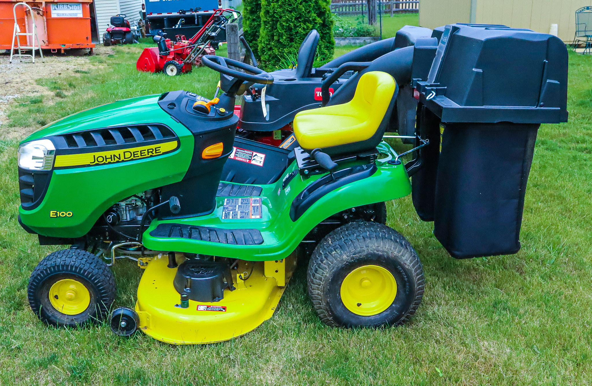 John Deere E100 Hydrostatic Riding Lawn Mower Proxibid