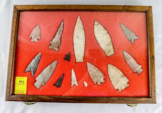 Native American Indian - Wood Case Of 14 Arrowheads