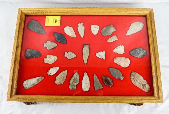 Native American Indian - Wood Case Of 26 Arrowheads