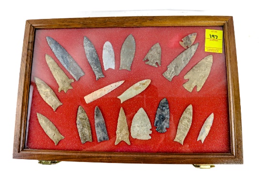 Native American Indian - (20) Large Arrowheads In Wood Case