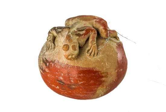 Central American Lizard Effigy Pot