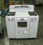 Vintage Tappan Deluxe Gas Range 4-Burners