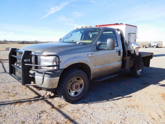 2006 FORD F350 PICKUP, AUTO, 4X4, V-10 GAS, W/ BUTLER HYD. HAY BED, T&S TRI