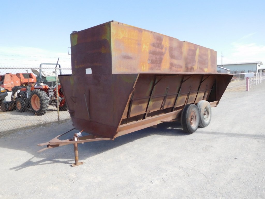 Ranchers Pride Portable Cattle Feeder Farm Machinery