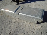 DIAMOND PLATE PICKUP TOOL BOX