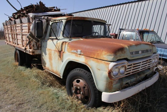 1959 FORD 2 T. TRUCK, V-8, 4/2 SPD., 14' B & H