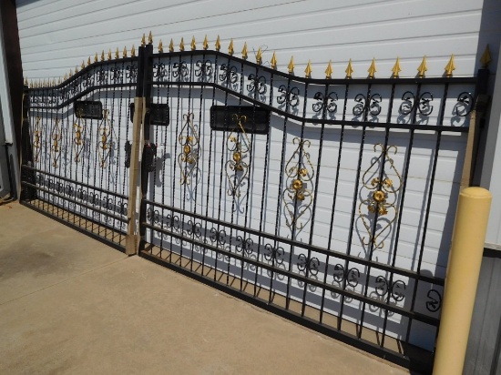 2 - 10' DECORATIVE IRON GATES (1 SET OF 2)