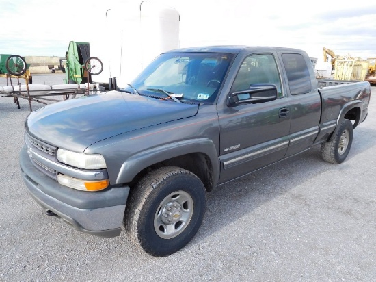 1999 CHEV. 2500 LS PICKUP, 4X4, AUTO, GAS, 2000 BODY STYLE, 3 DOOR, V8 VORT